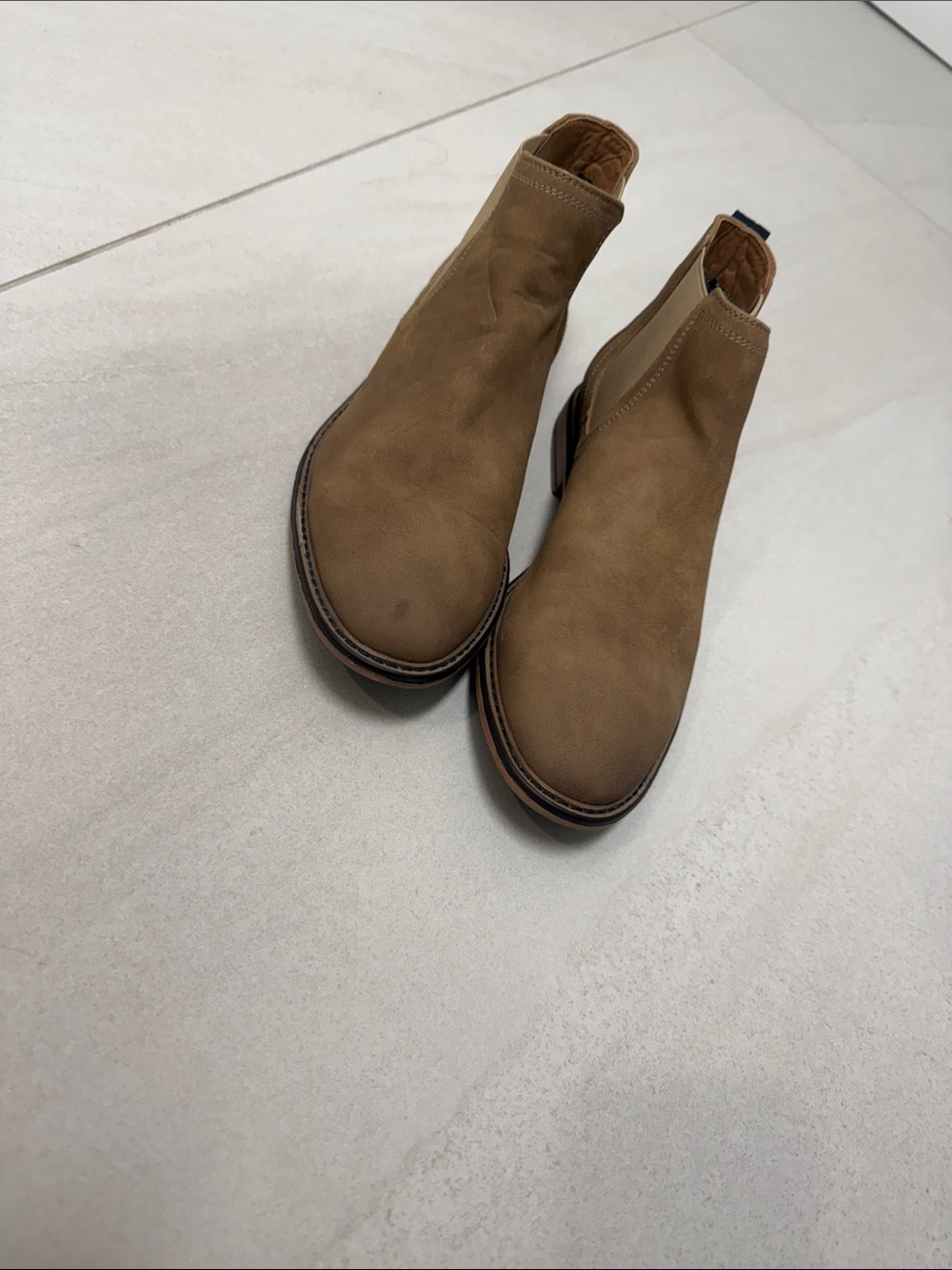 Men's Chukka Boots in Tan Suede - Classic Pull-On Style